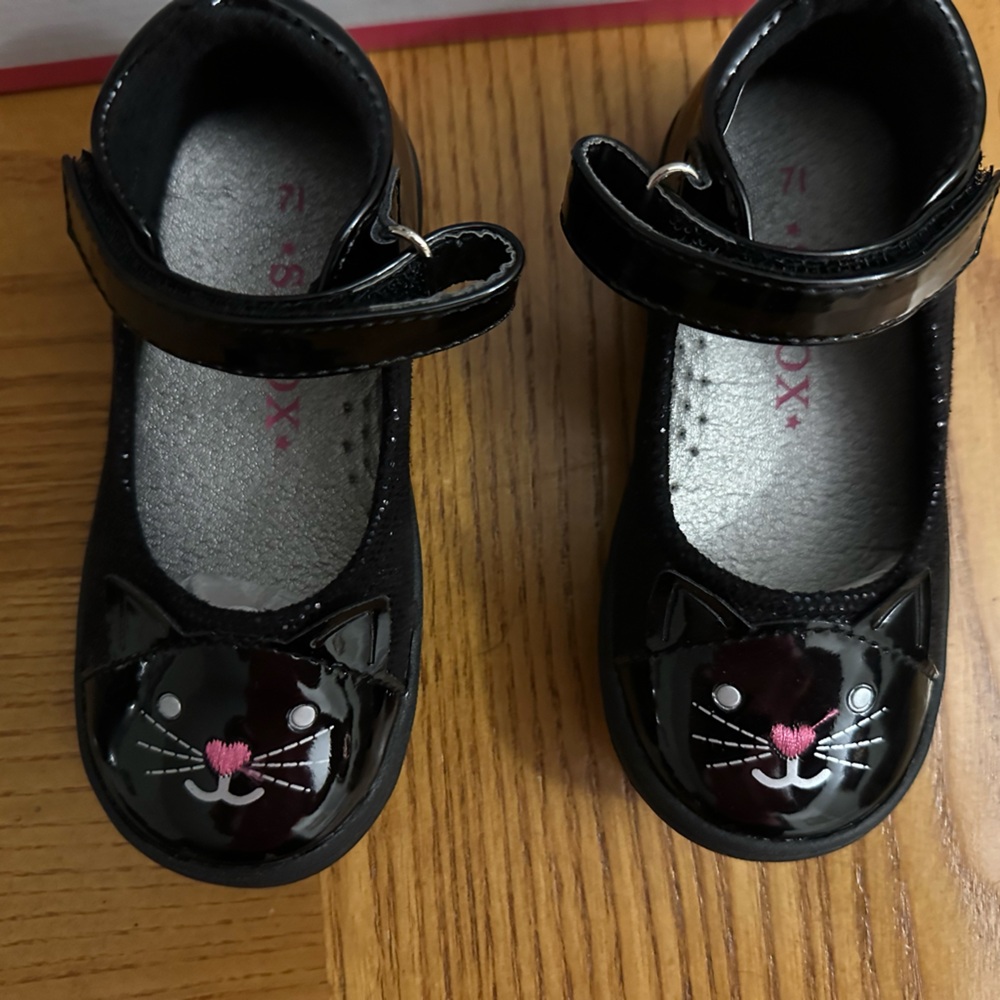 NIB Sprox Black Patent Kitty Shoes Kids Size 7 - Picture 3 of 4